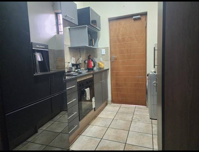 2 BEDROOM APARTMENT FOR SALE IN AMBERFIELD